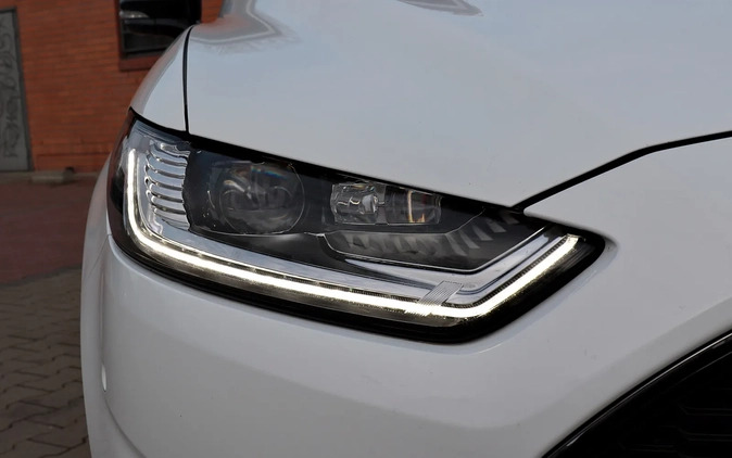 Ford Mondeo cena 67900 przebieg: 198978, rok produkcji 2018 z Wałbrzych małe 781